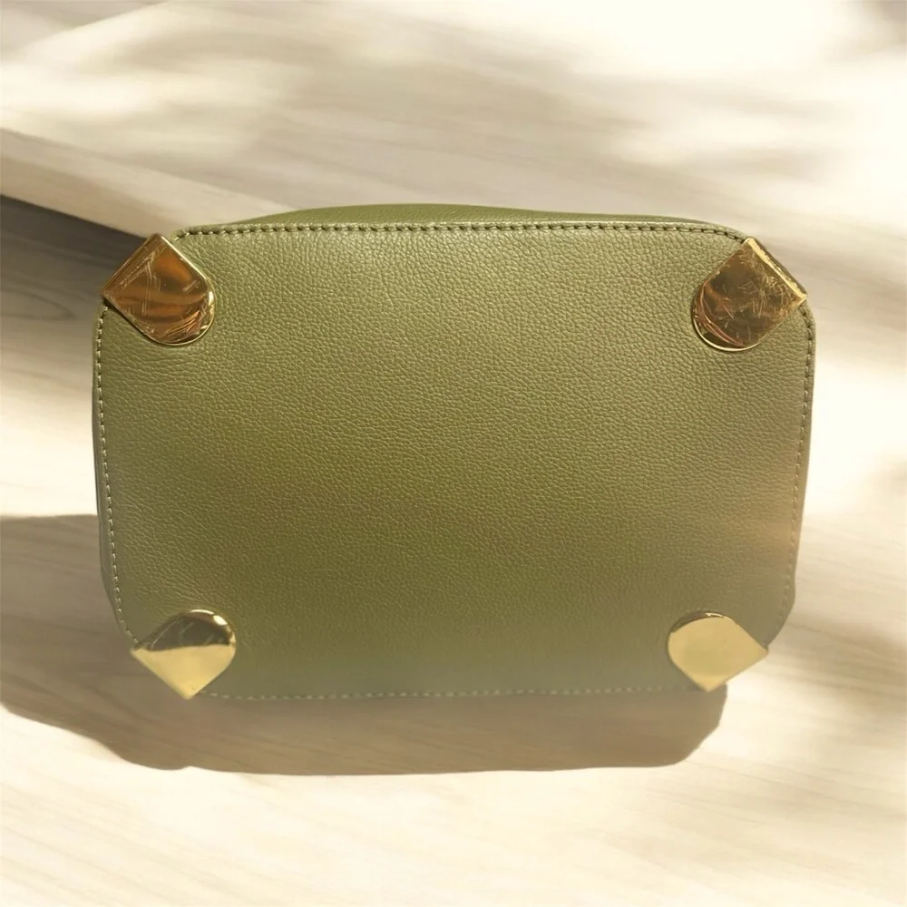 Vince Camuto Janet Drawstring bucket bag in green